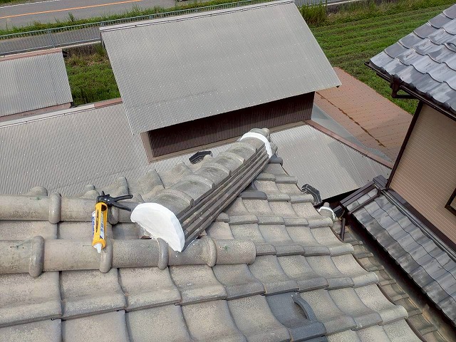 加古川市　寄り棟の漆喰撮り直し